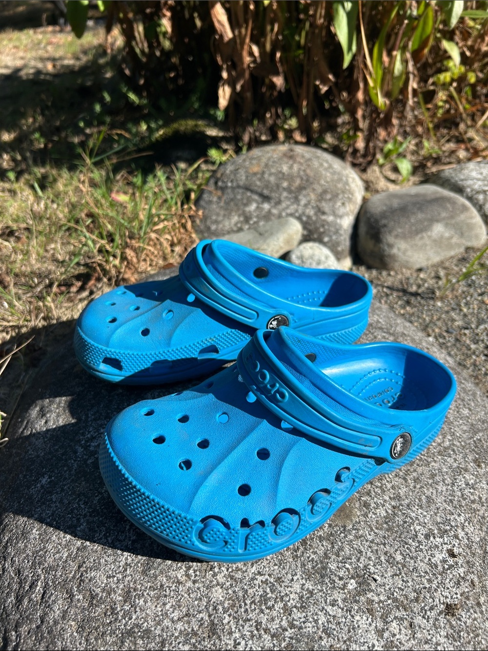 CROCS Kids Classic Clog in Bright Blue J2